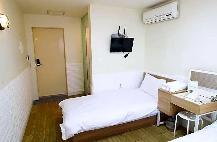 Ivory Hotel 2*