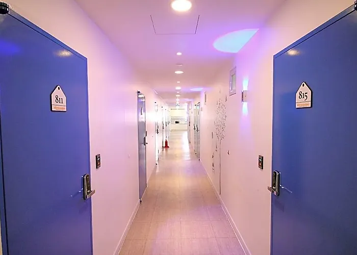 Ivory Hotel 2*